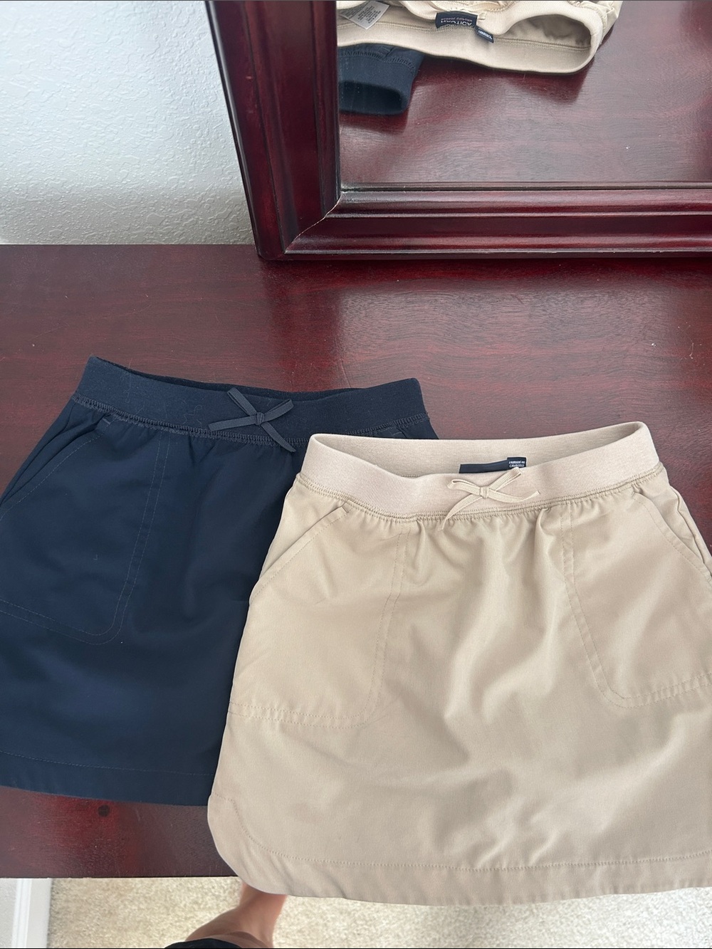 Nautica kids - Khaki and Navy skorts size 5